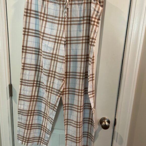 Burberry Women's Lounge set Size Large - Picture 2 of 3